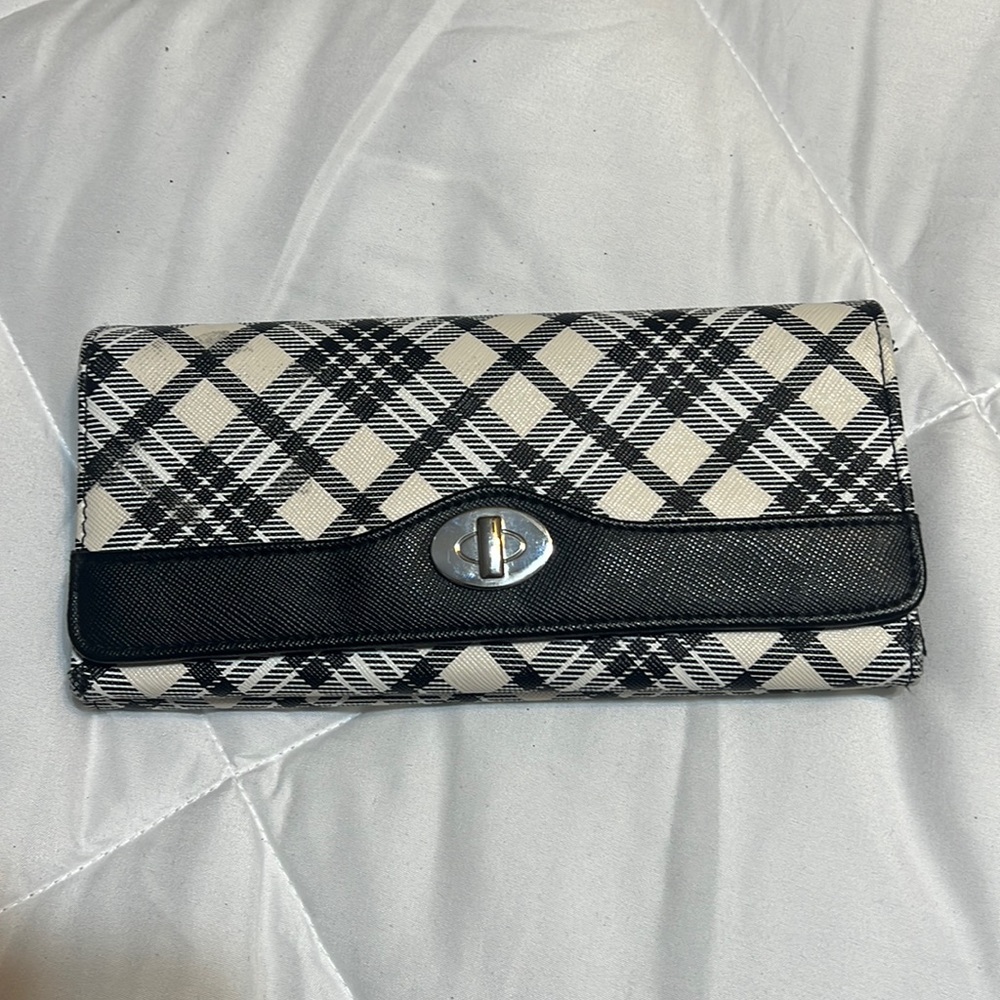 Safe keeper organizing wallet